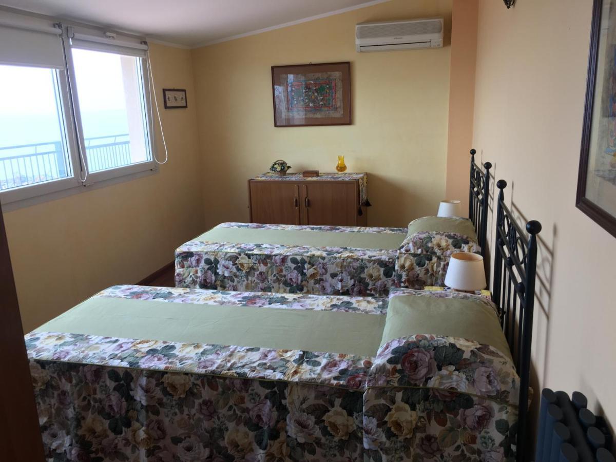 Europa Guest House Catania Esterno foto